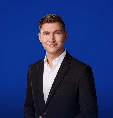 Steven, Senior makelaar